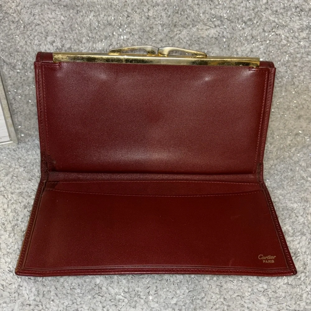 Cartier-beautifully worn, pre-loved kiss-lock wallet!  Signature wine color! - Picture 4 of 12